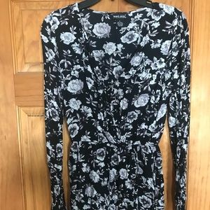 Long sleeve romper with pockets